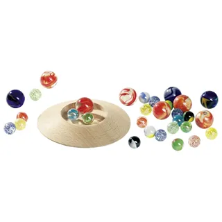 Houten knikkerbord met 31 knikkers.